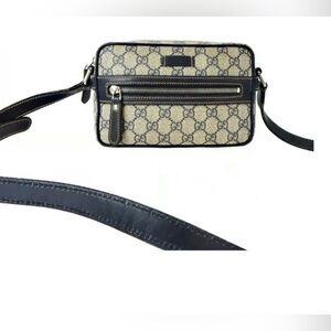 Gucci Navy and Cream Leather Detail